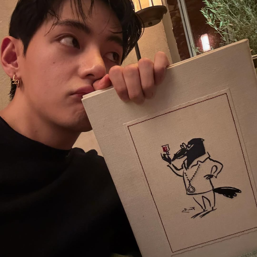 Behind-the-scenes cut of V (BTS)