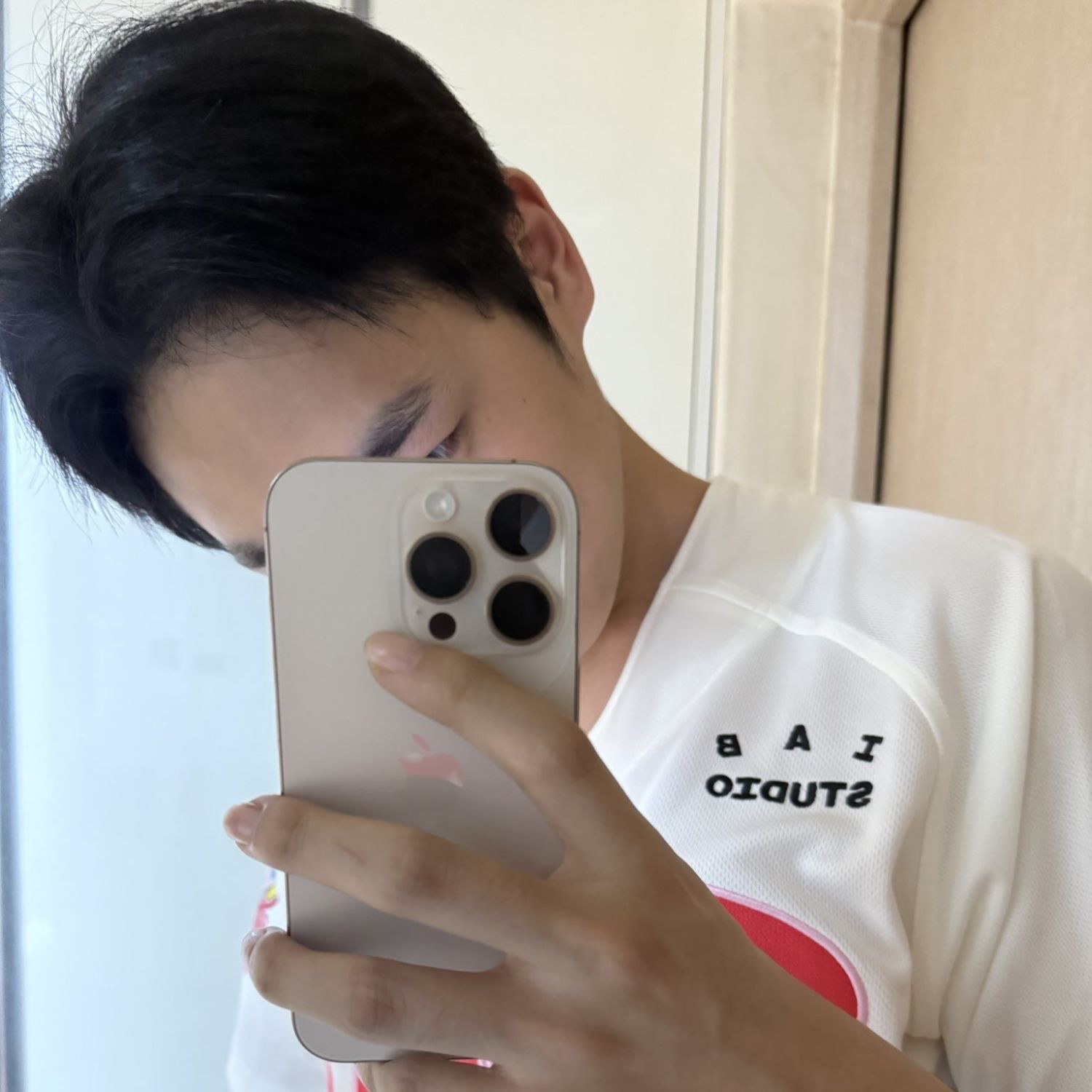 Behind-the-scenes cut of Choi Byungchan