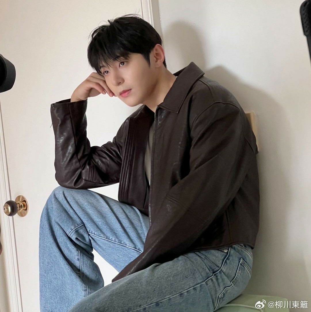 Latest photo of Y (GoldenChild)