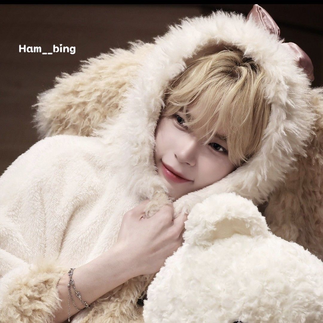 成韓彬 (ZEROBASEONE)的幕後花絮