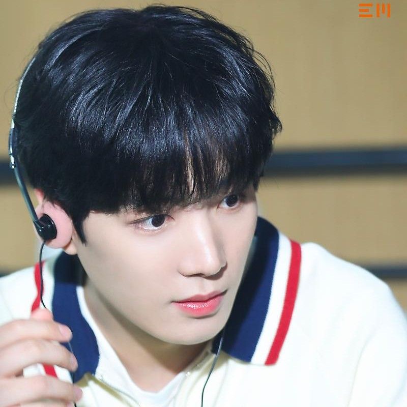 Behind-the-scenes cut of Kim Jonghyeon