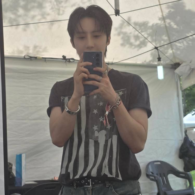 Latest photo of PENTAGON