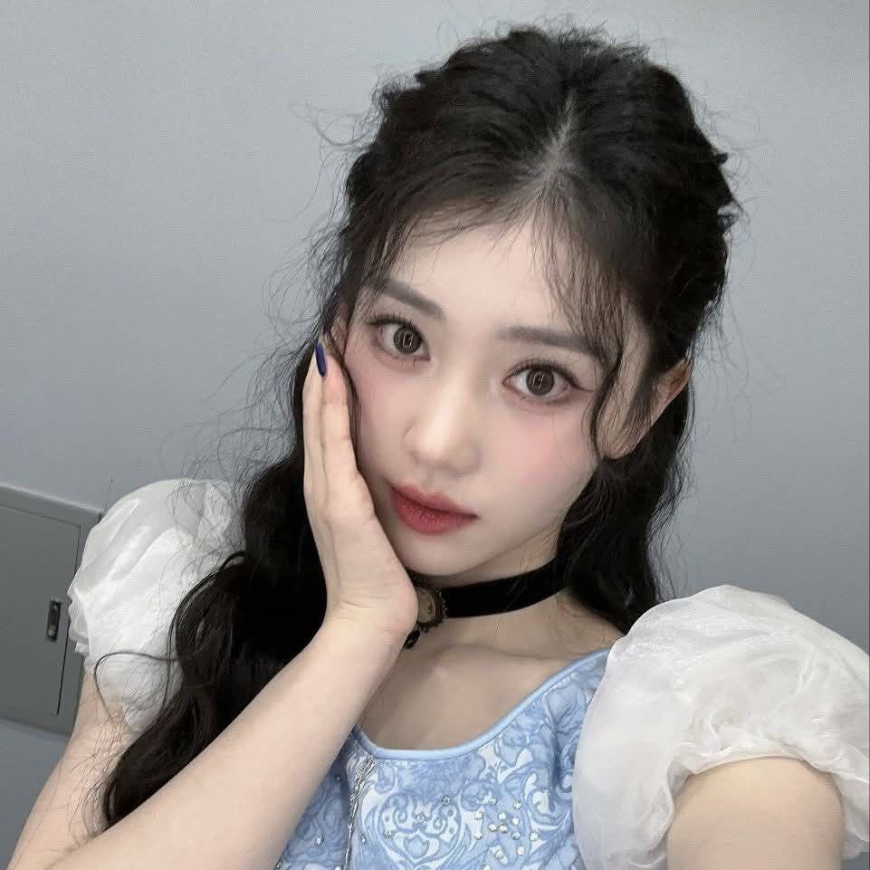 Behind-the-scenes cut of Xiao Ting (Kep1er)