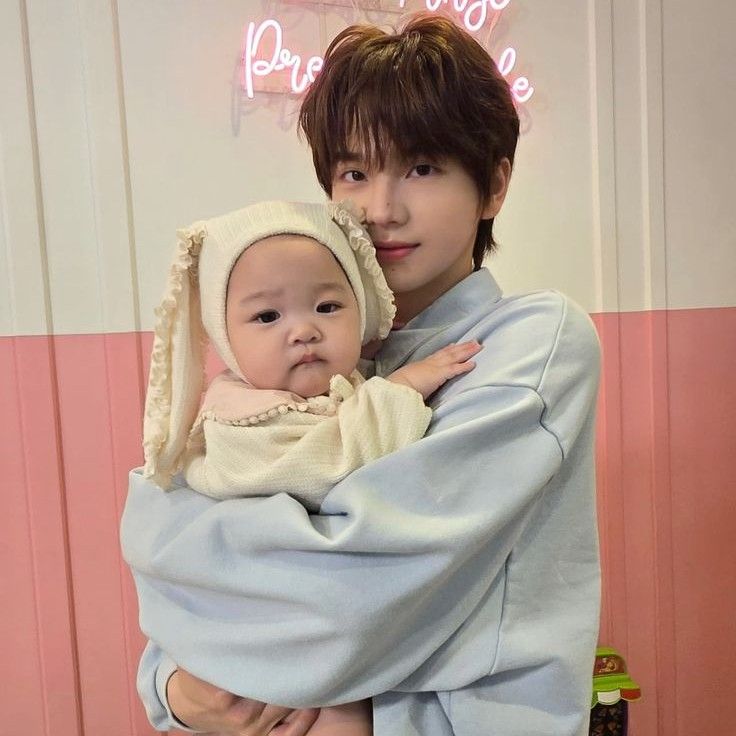 Behind-the-scenes cut of TWS