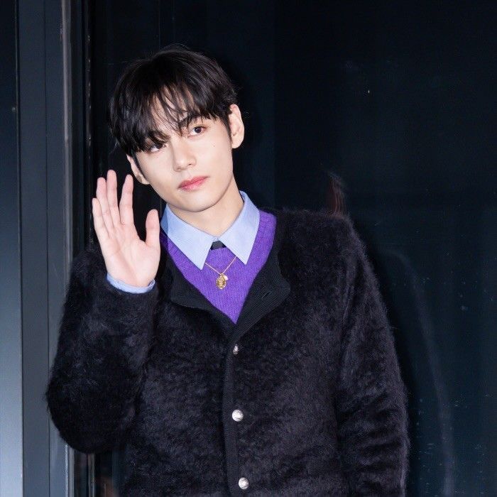 뷔 (방탄소년단)의 비하인드 컷