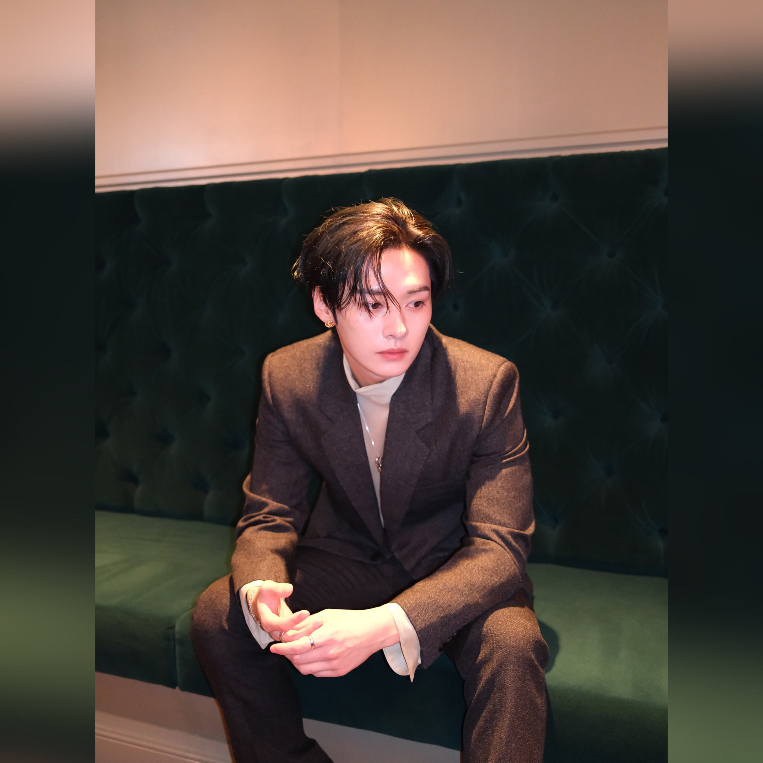 Latest photo of Lee Know (Stray Kids)