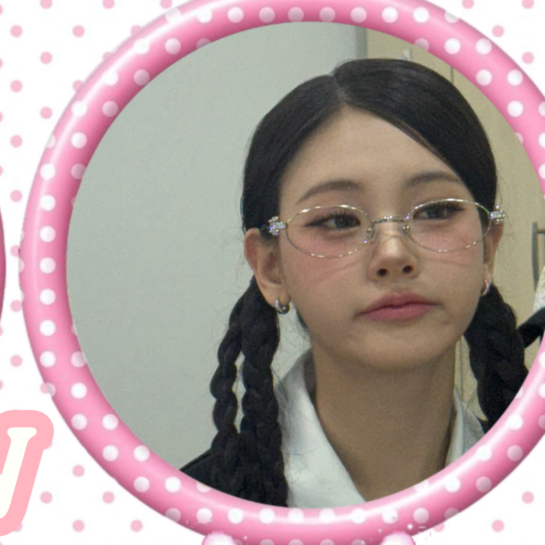 Behind-the-scenes cut of Yihyun (Baby DONT Cry)