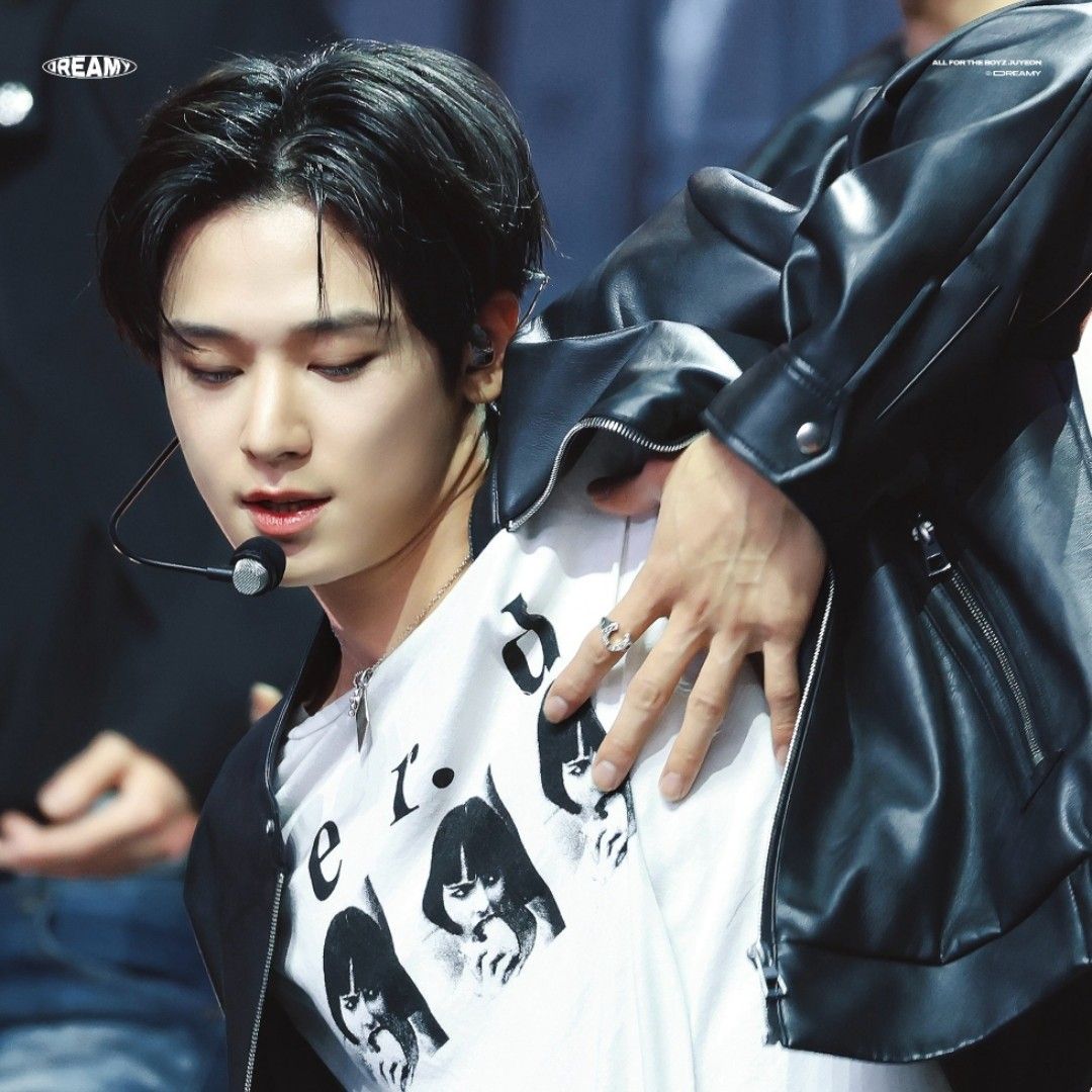 柱延 (THE BOYZ)的最新活動照片