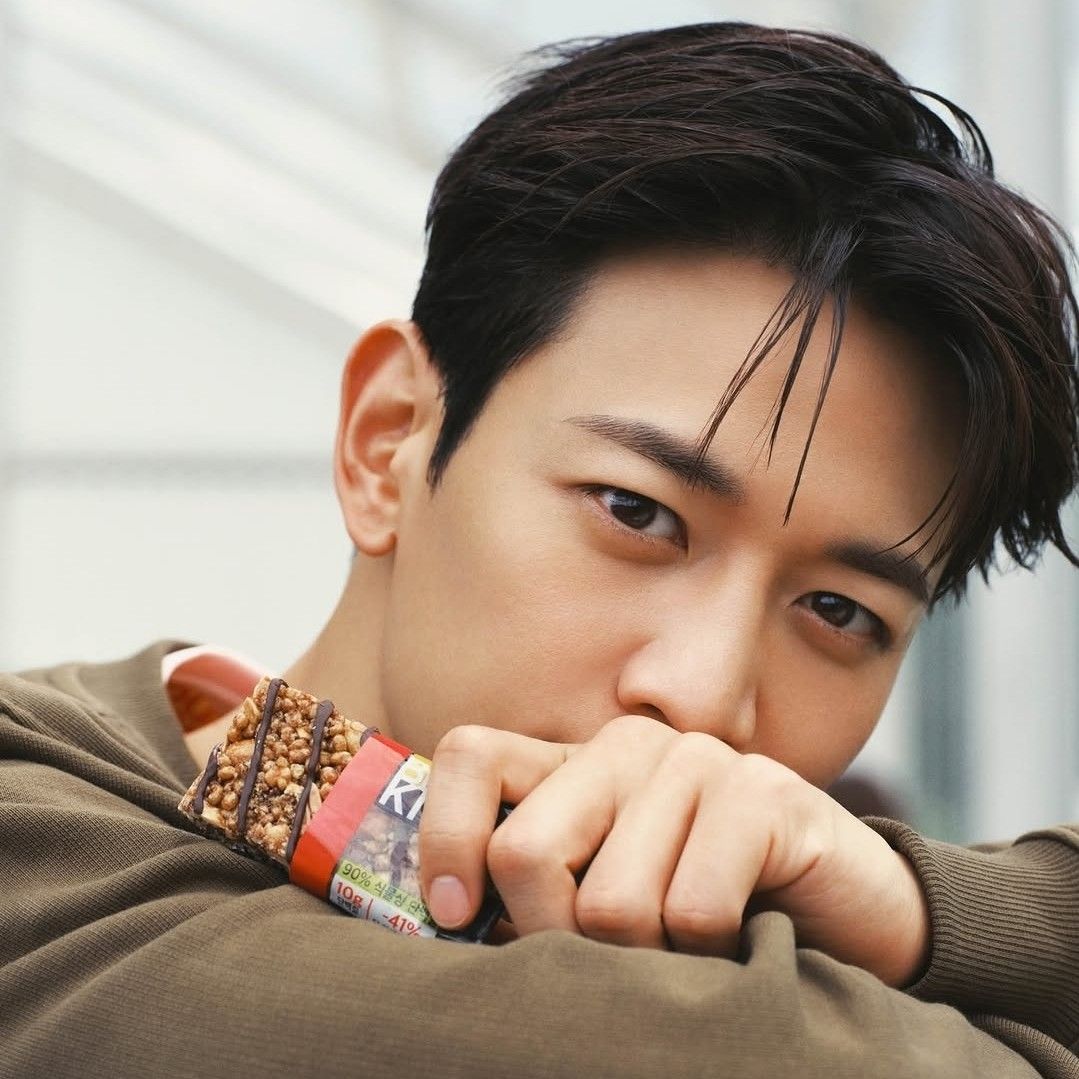 Behind-the-scenes cut of Minho (SHINee)