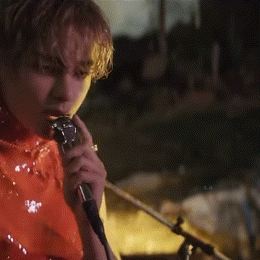 Behind-the-scenes cut of V (BTS)