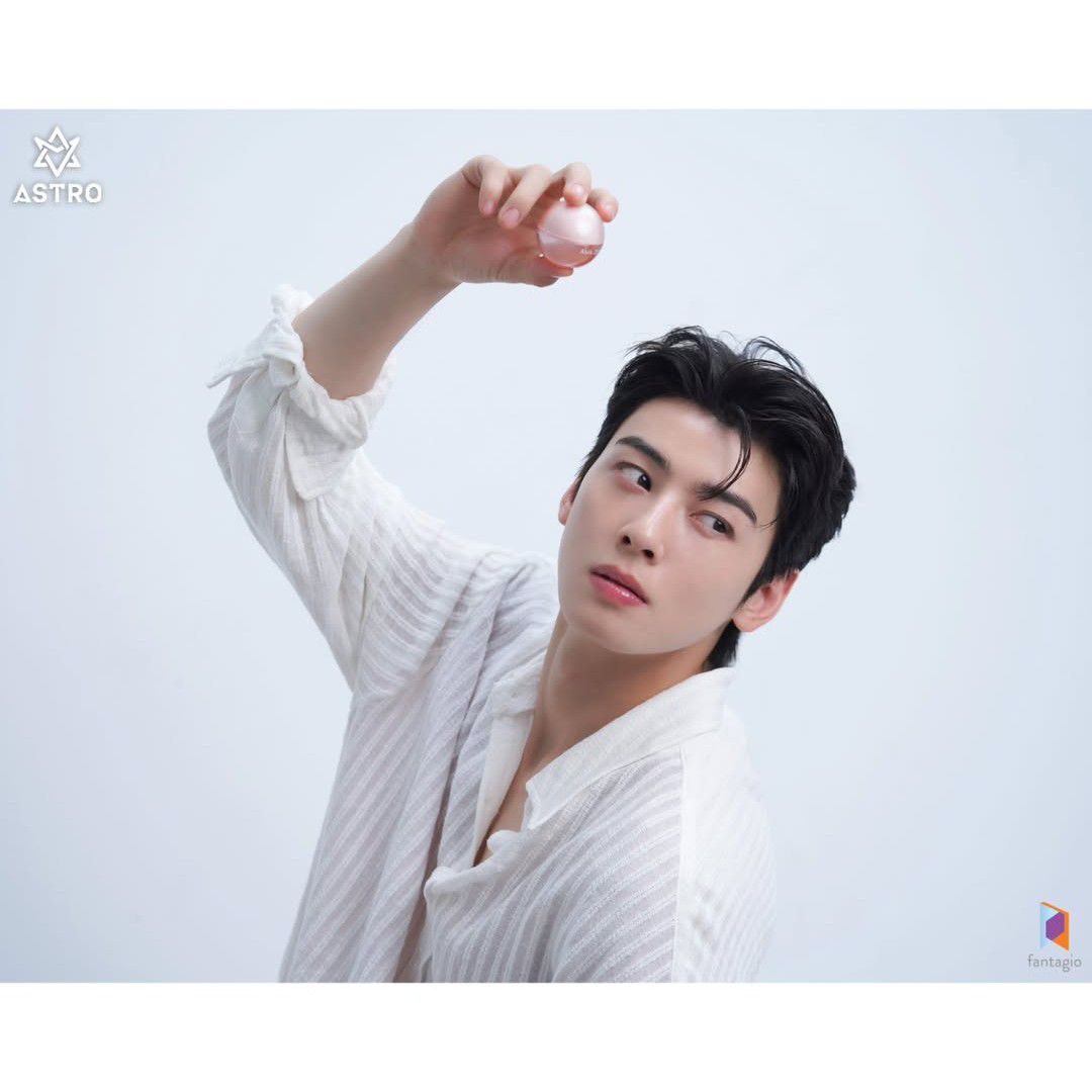 Latest photo of Eunwoo (ASTRO)