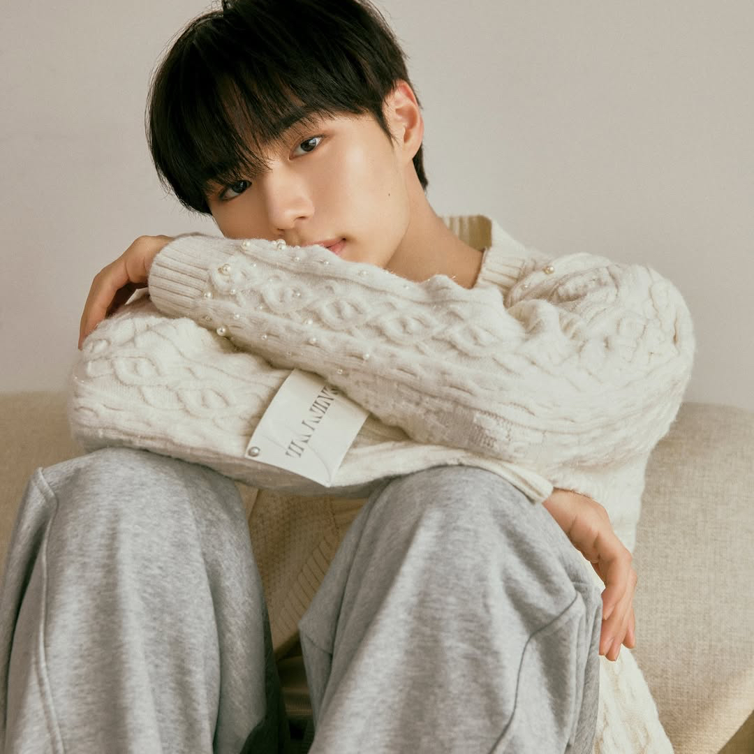 Recent activity shot of Kim Junseo (ALPHA DRIVE ONE)