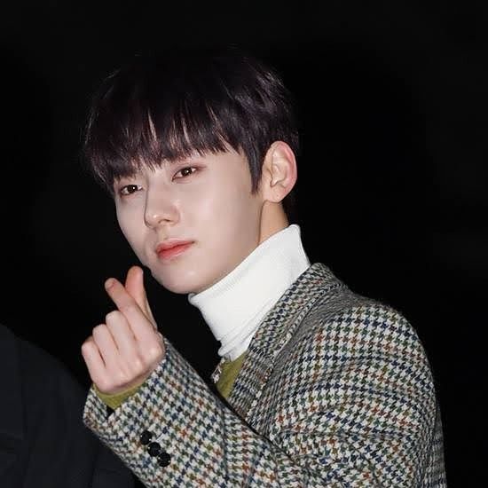 Recent activity shot of Hwang Minhyun