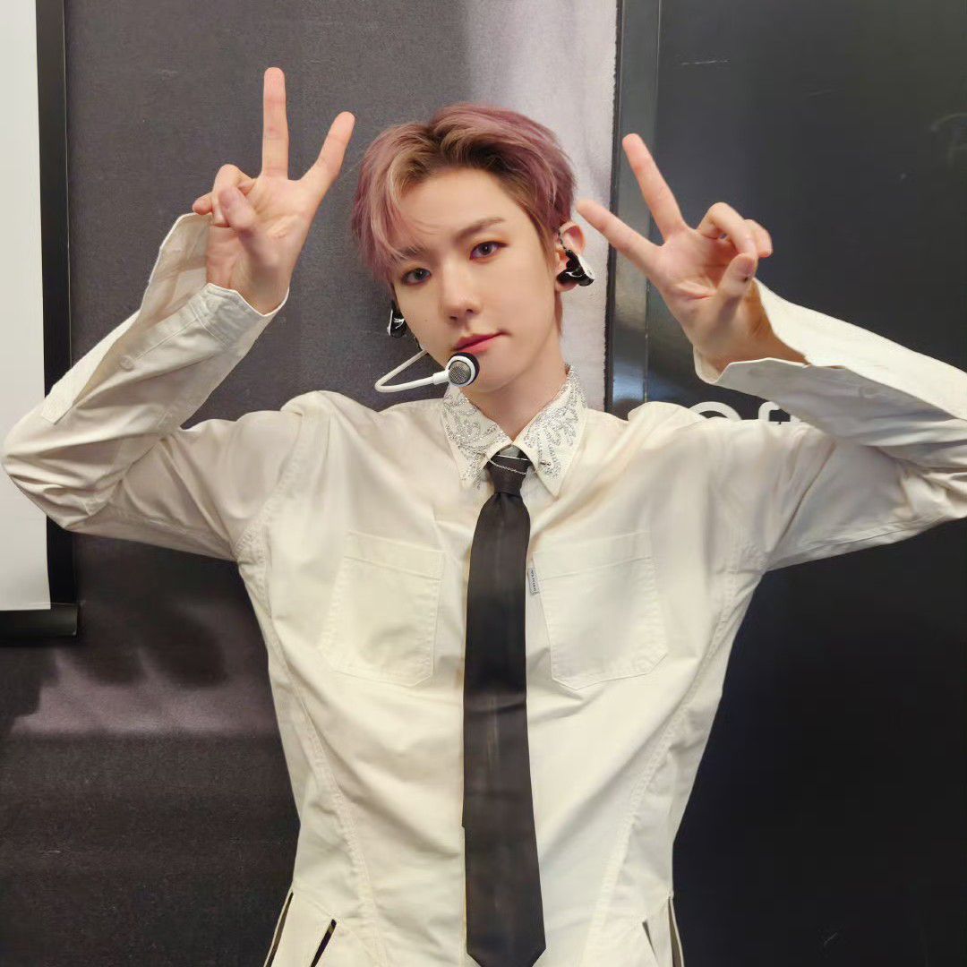 Recent activity shot of Baekhyun (EXO)