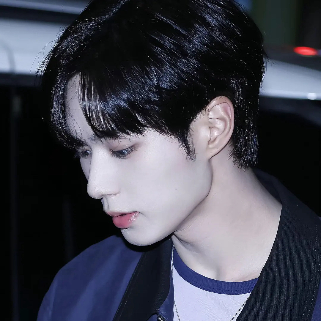 Behind-the-scenes cut of Kim Junseo (ALPHA DRIVE ONE)