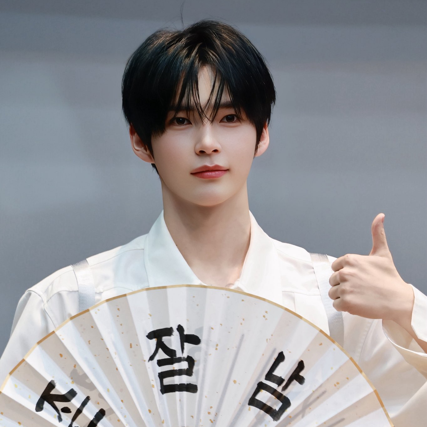 Recent activity shot of Sung Hanbin (ZEROBASEONE)