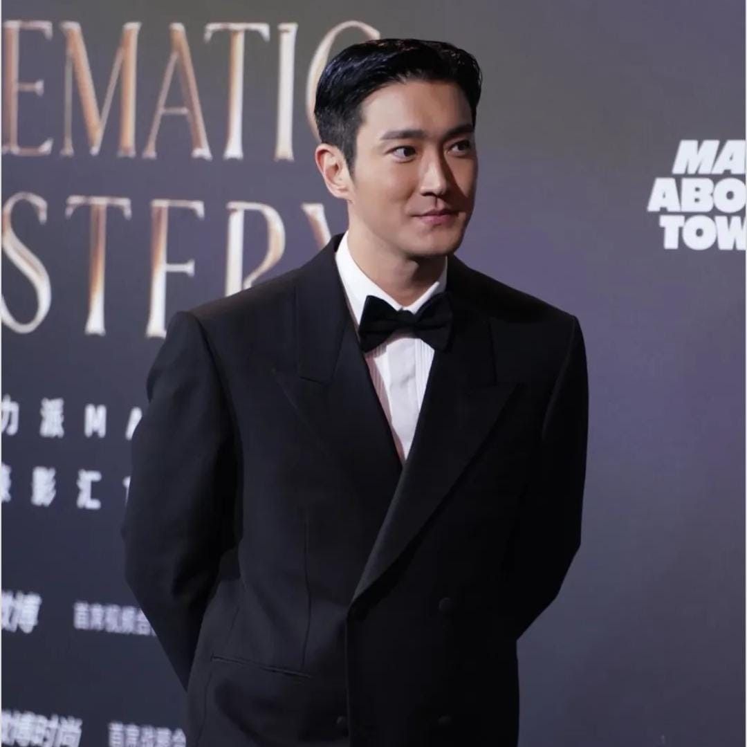 Behind-the-scenes cut of Siwon (Super Junior)