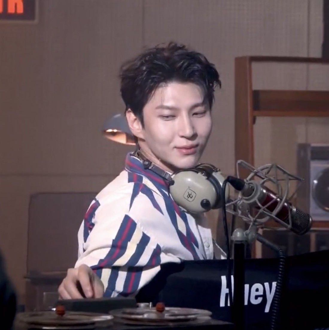 Behind-the-scenes cut of LEO (VIXX)