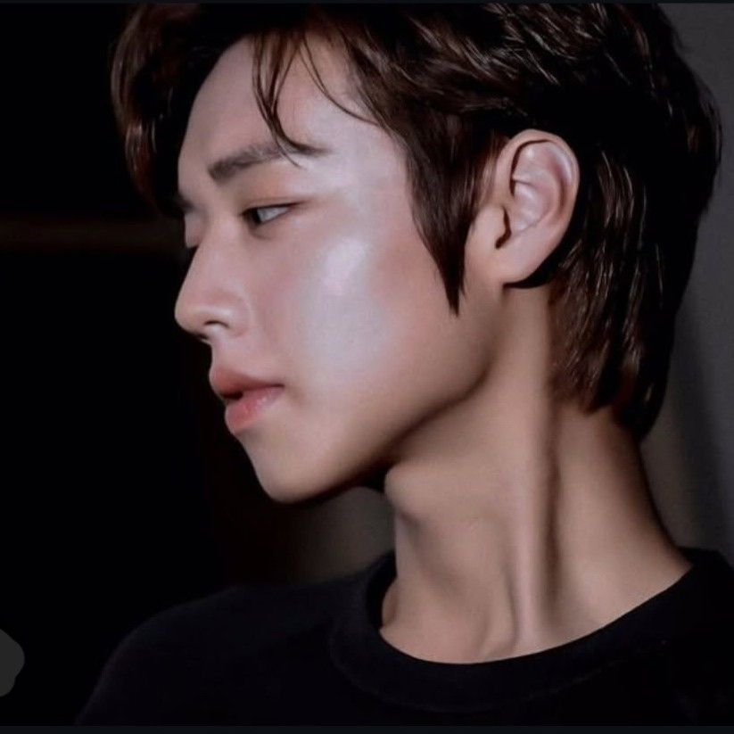Behind-the-scenes cut of Park Jihoon