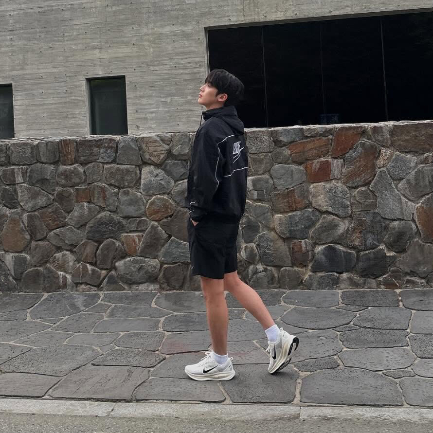 Behind-the-scenes cut of Kim Yohan (WEi)