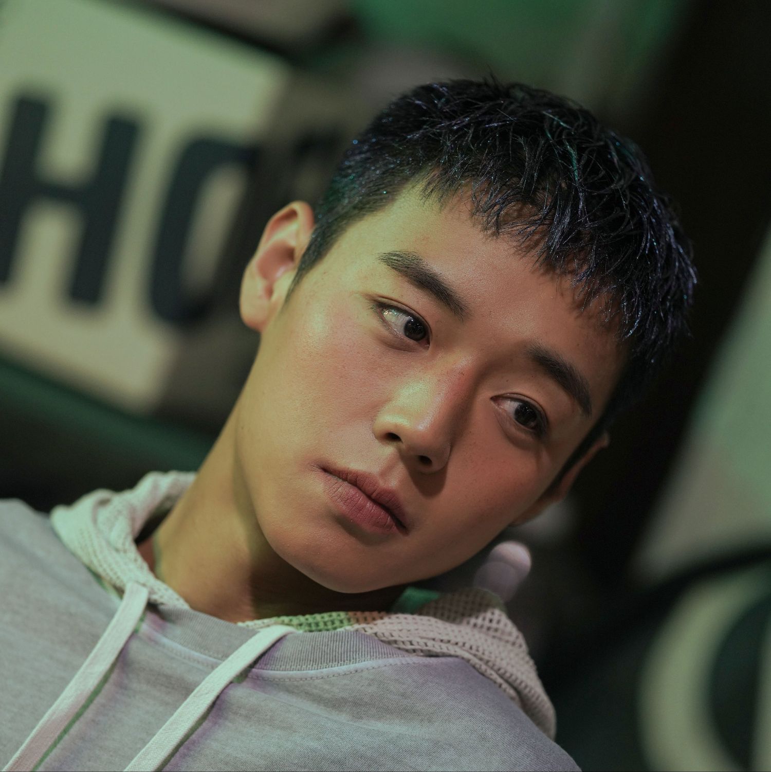 朴志训的最新活动照片