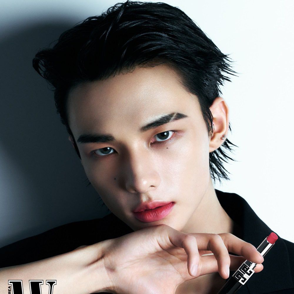 Latest photo of Hyunjin (Stray Kids)