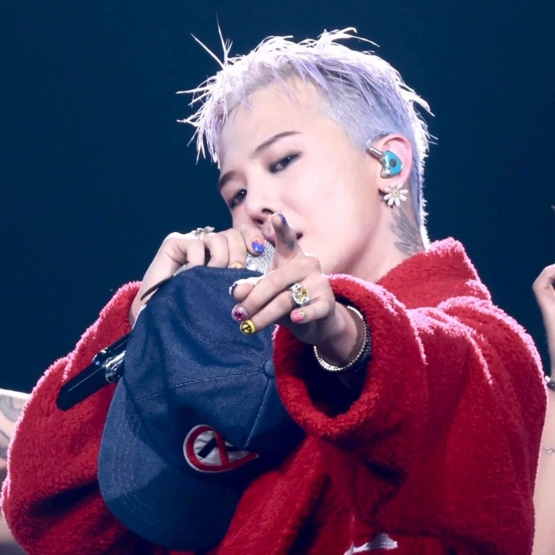 Recent activity shot of G-DRAGON (BIGBANG)