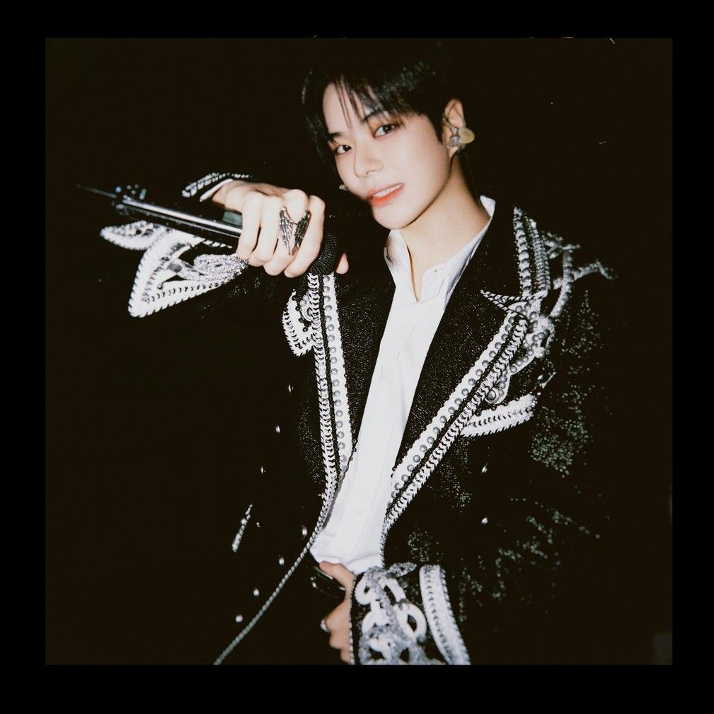 Foto aktivitas terbaru TREASURE