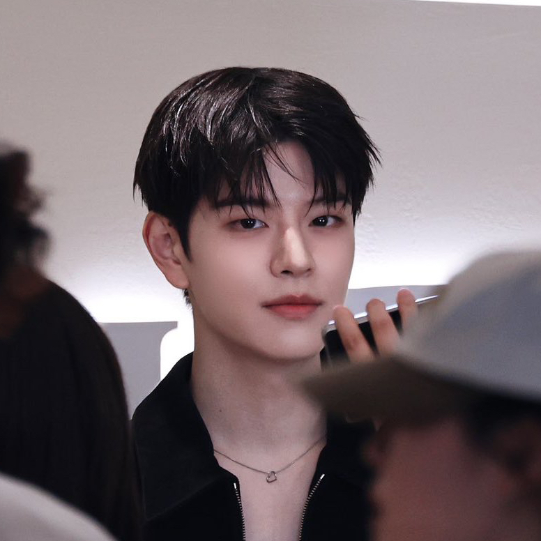 Latest photo of Seungmin (Stray Kids)