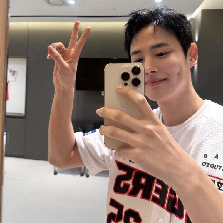 Recent activity shot of Choi Byungchan