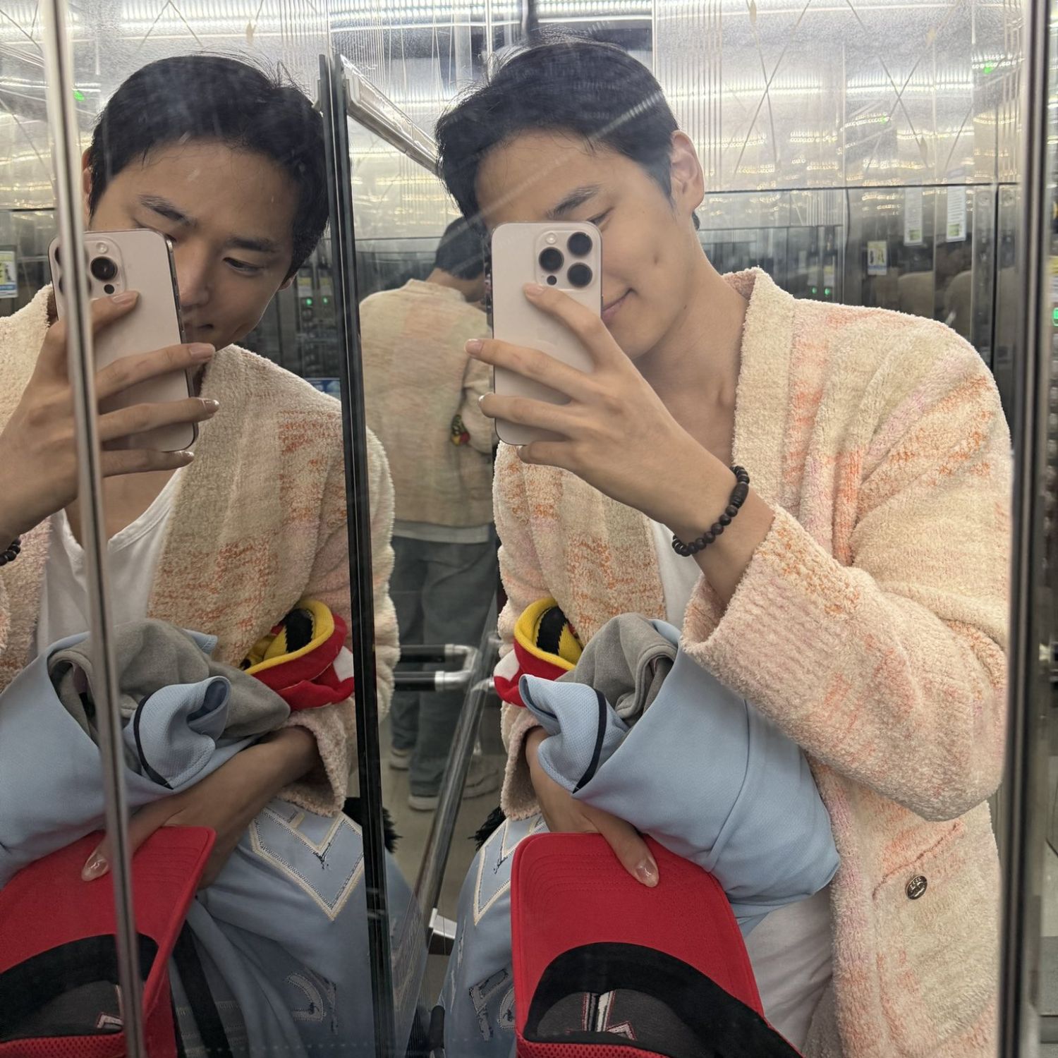 Behind-the-scenes cut of Choi Byungchan