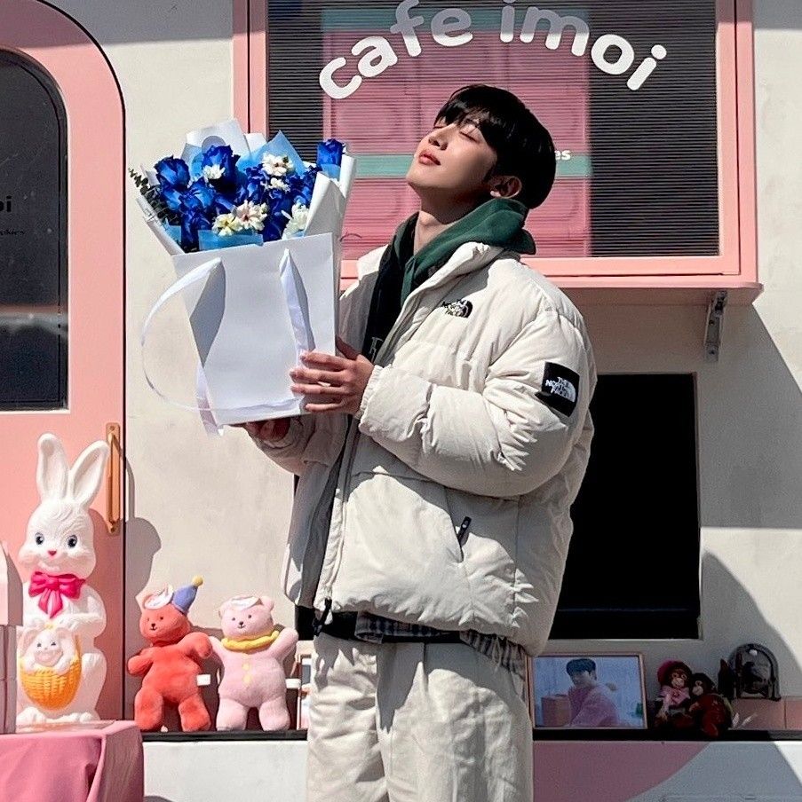 Behind-the-scenes cut of Kim Yohan (WEi)