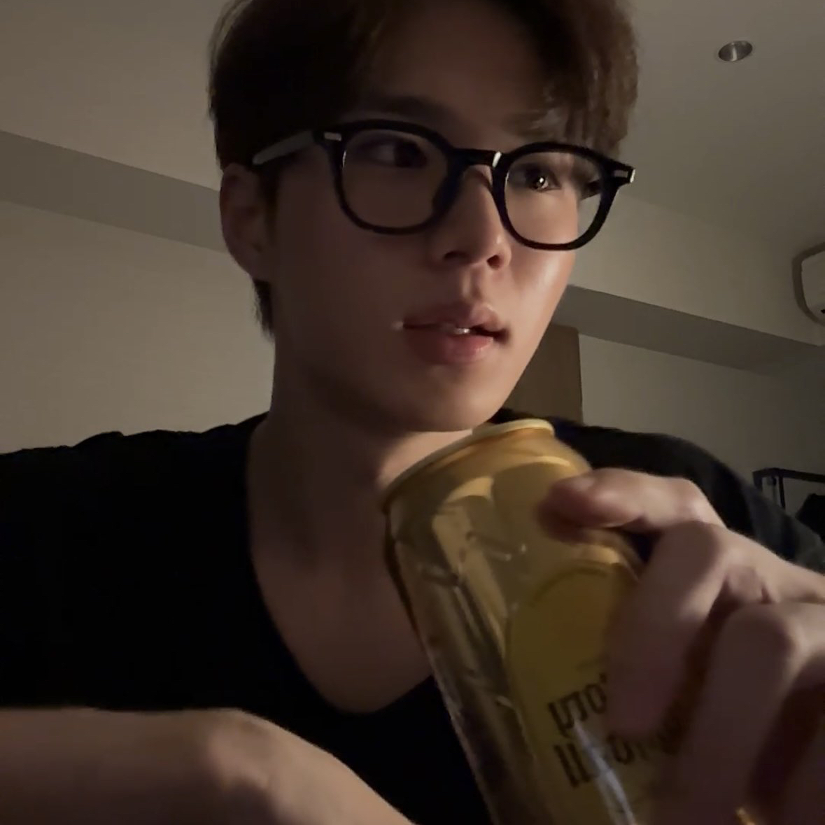 Behind-the-scenes cut of Kim Junseo (ALPHA DRIVE ONE)