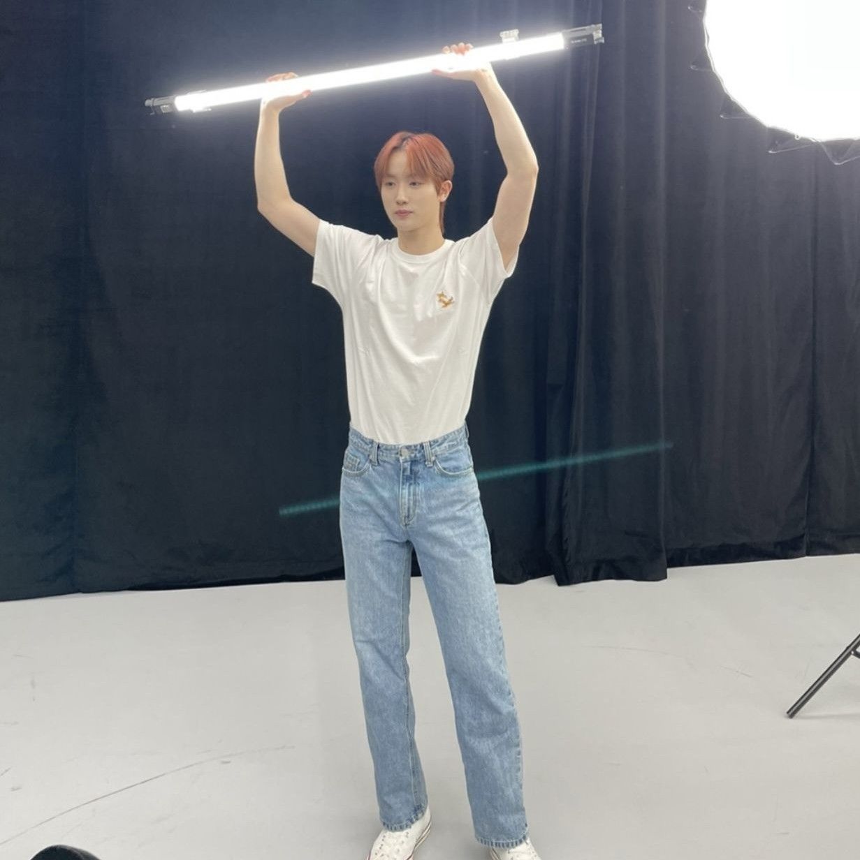 Behind-the-scenes cut of Hyuk (TEMPEST)