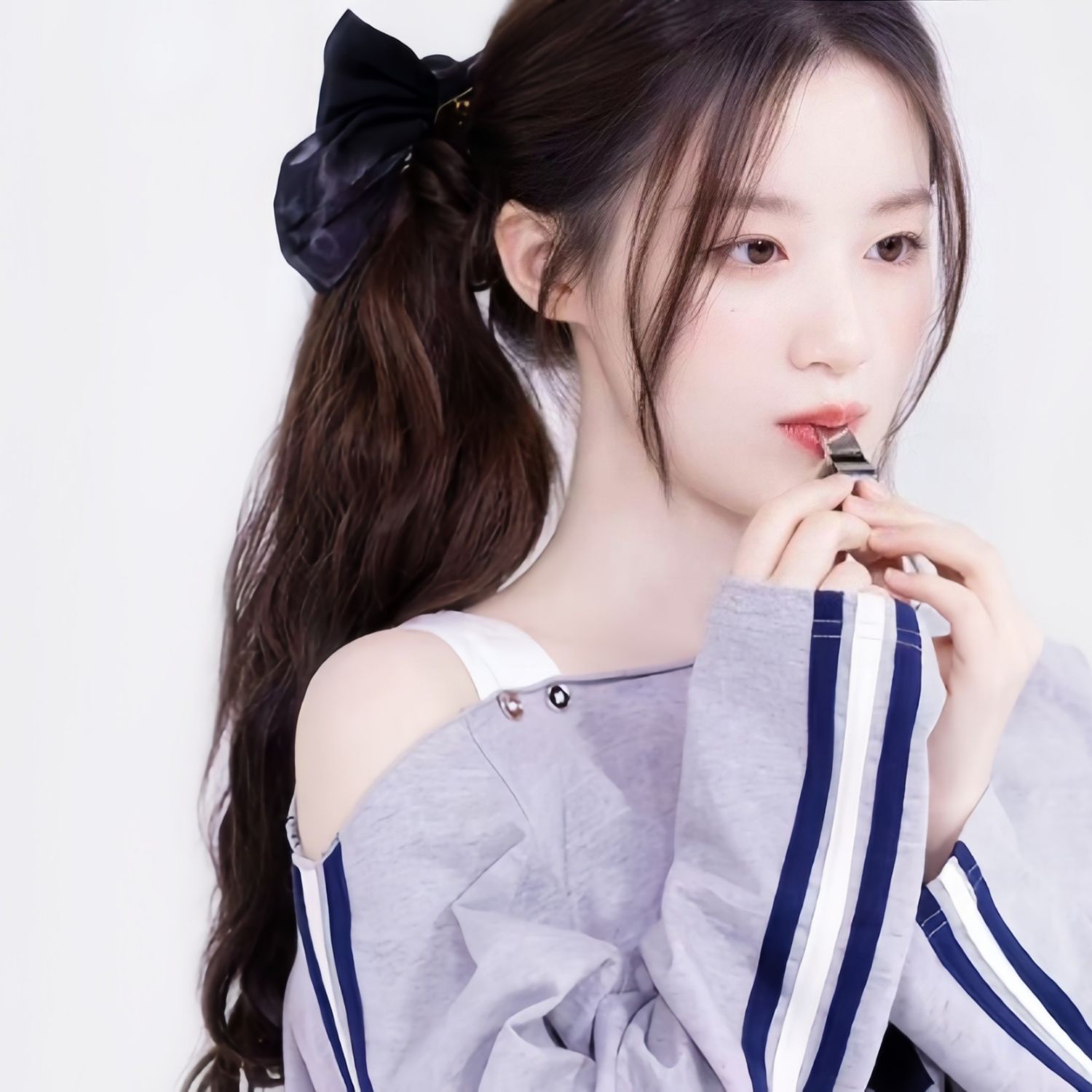 Today’s hot picks from the 슈화 (아이들) community