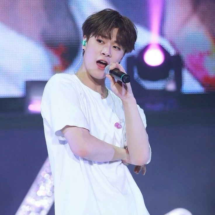 Latest photo of Moonbin (ASTRO)