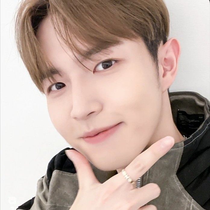 A moment captured by Kim Jaehwan's fan