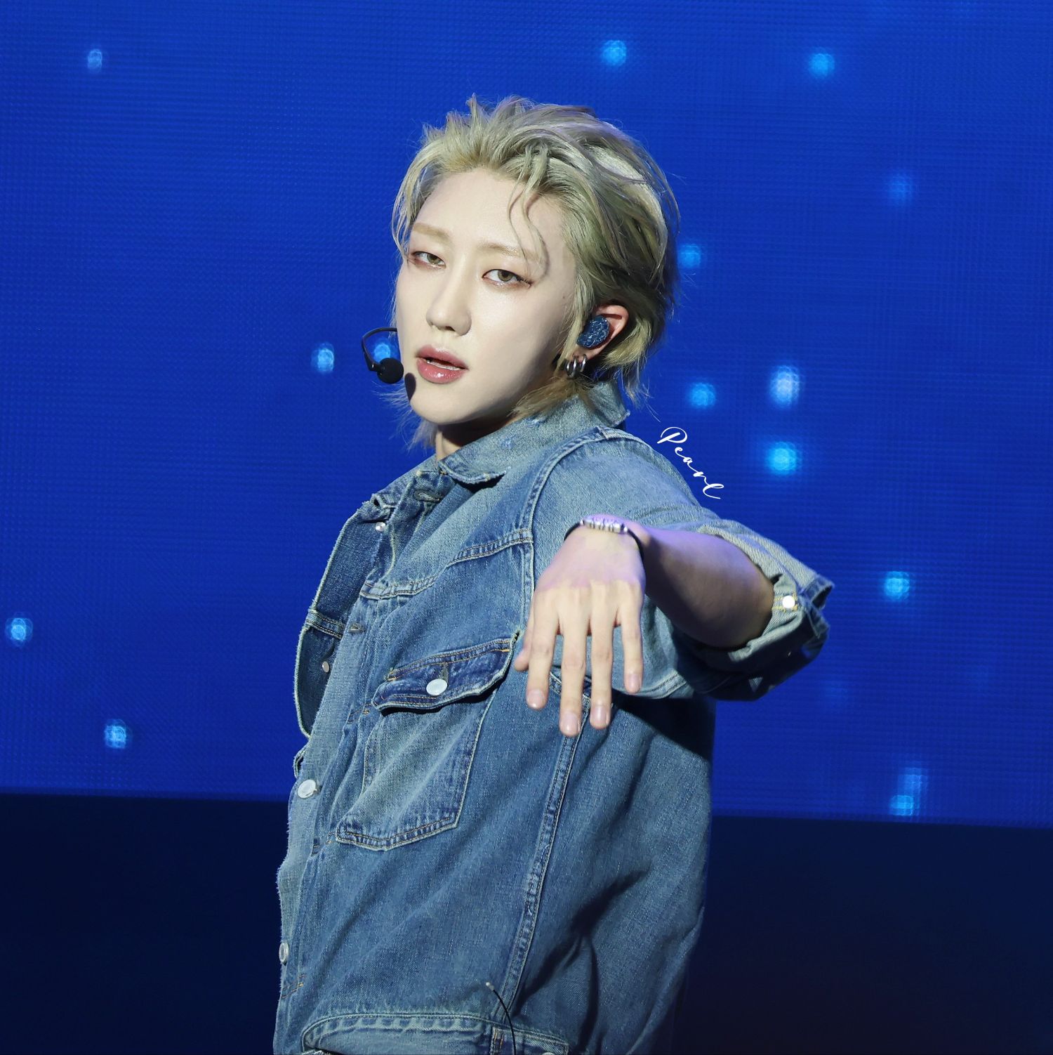 Behind-the-scenes cut of The 8 (SEVENTEEN)