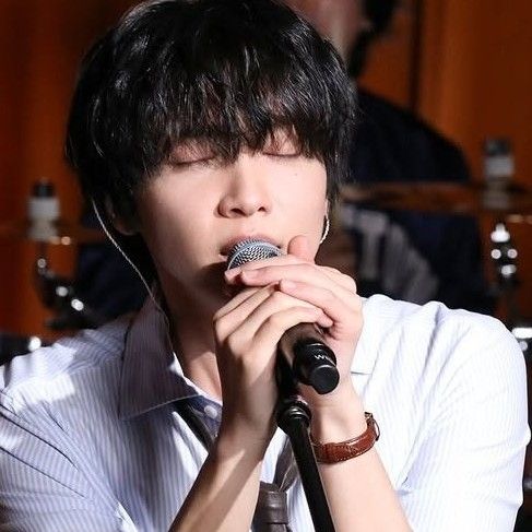 A moment captured by Jeong Sewoon's fan