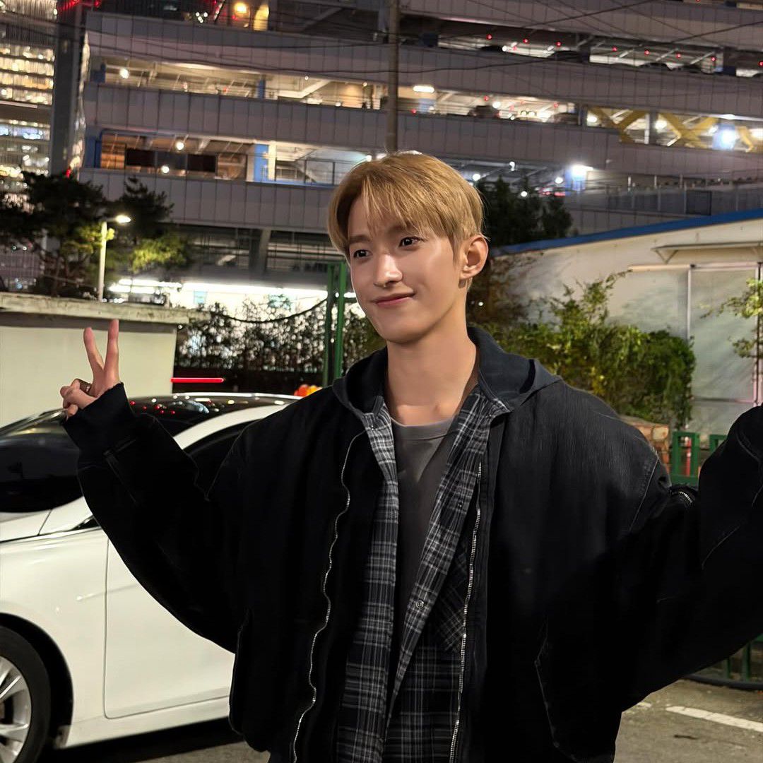 A moment captured by DK (SEVENTEEN)'s fan