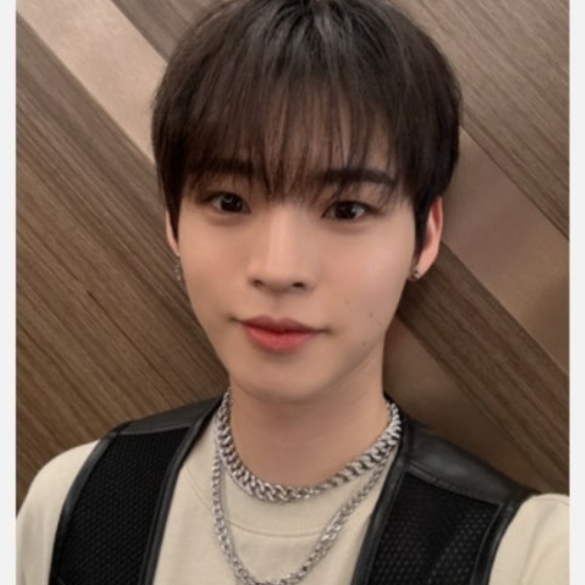 Behind-the-scenes cut of Hyojin (ONF)