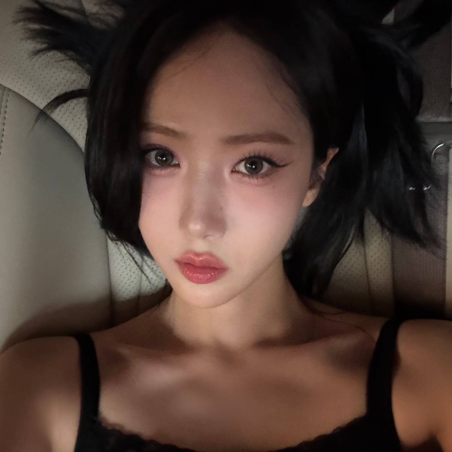 A moment captured by VIVIZ's fan