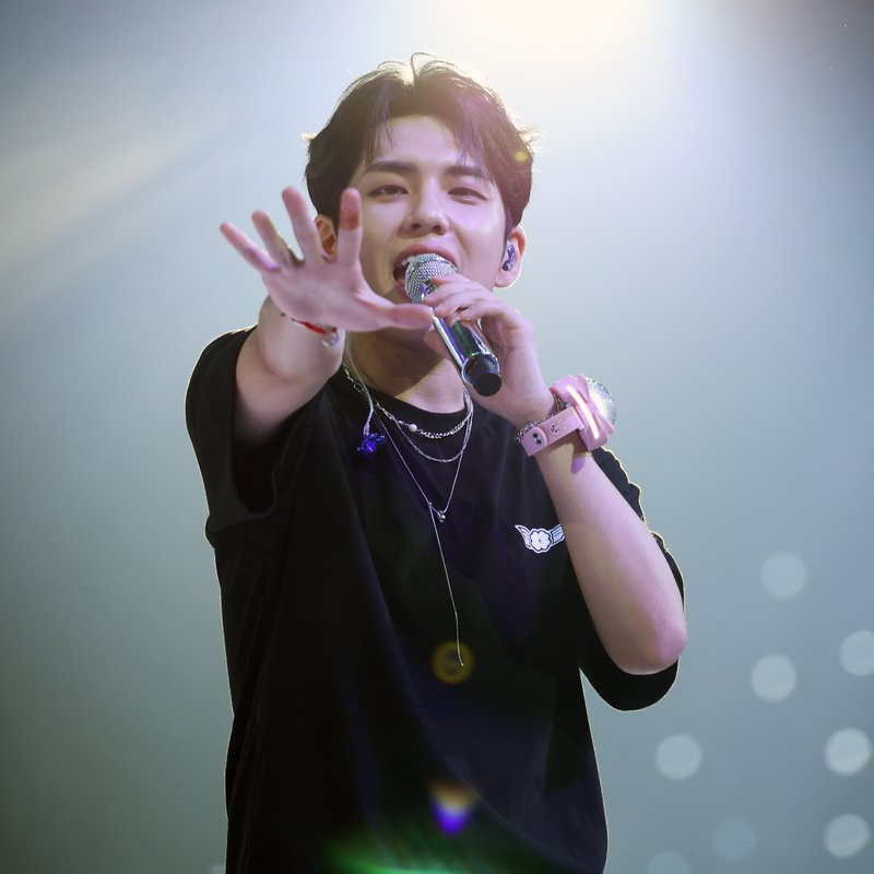 A moment captured by Wonpil (DAY6)'s fan