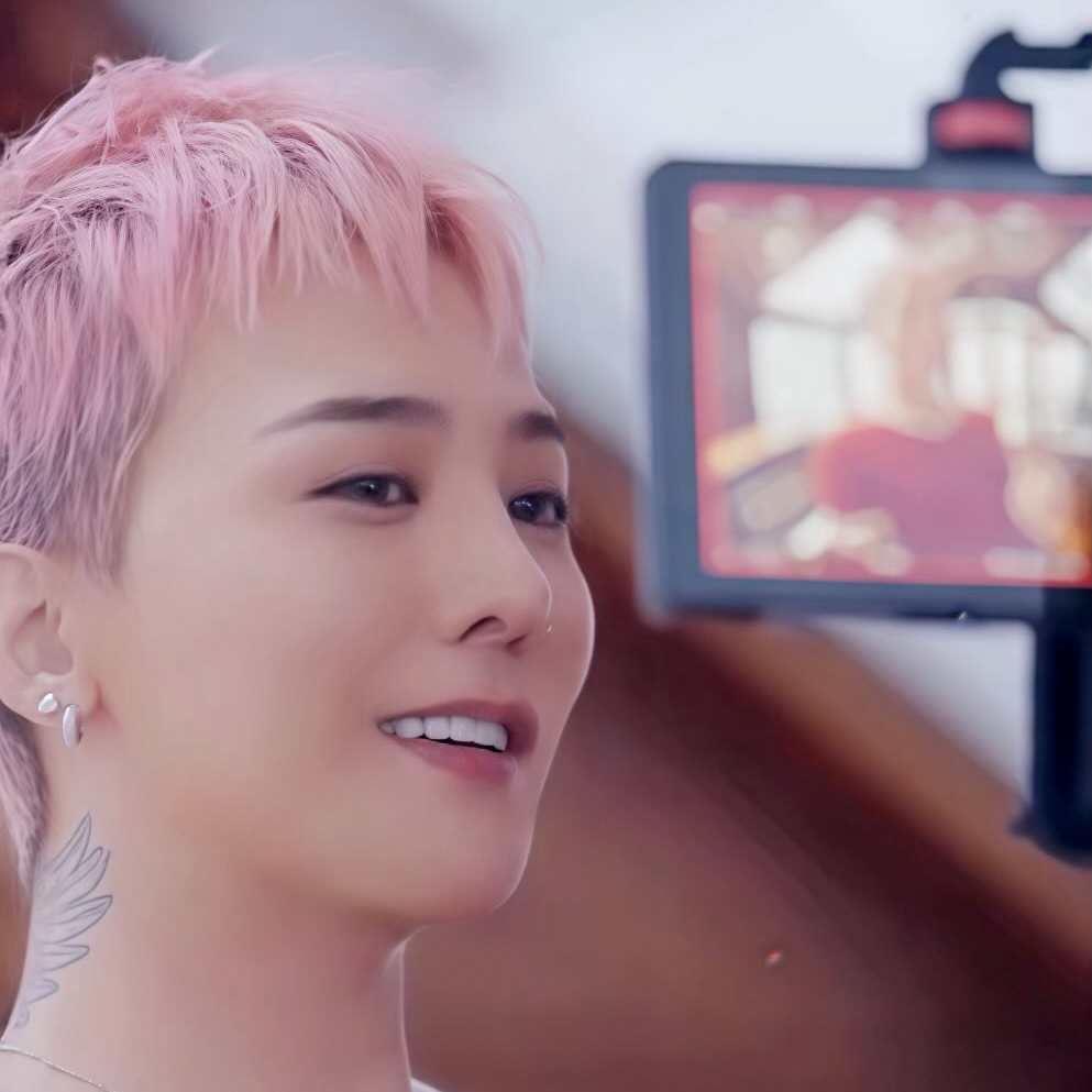 A moment captured by G-DRAGON (BIGBANG)'s fan