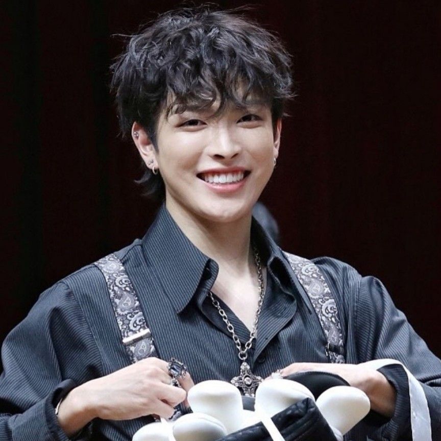 Behind-the-scenes cut of Hongjoong (ATEEZ)