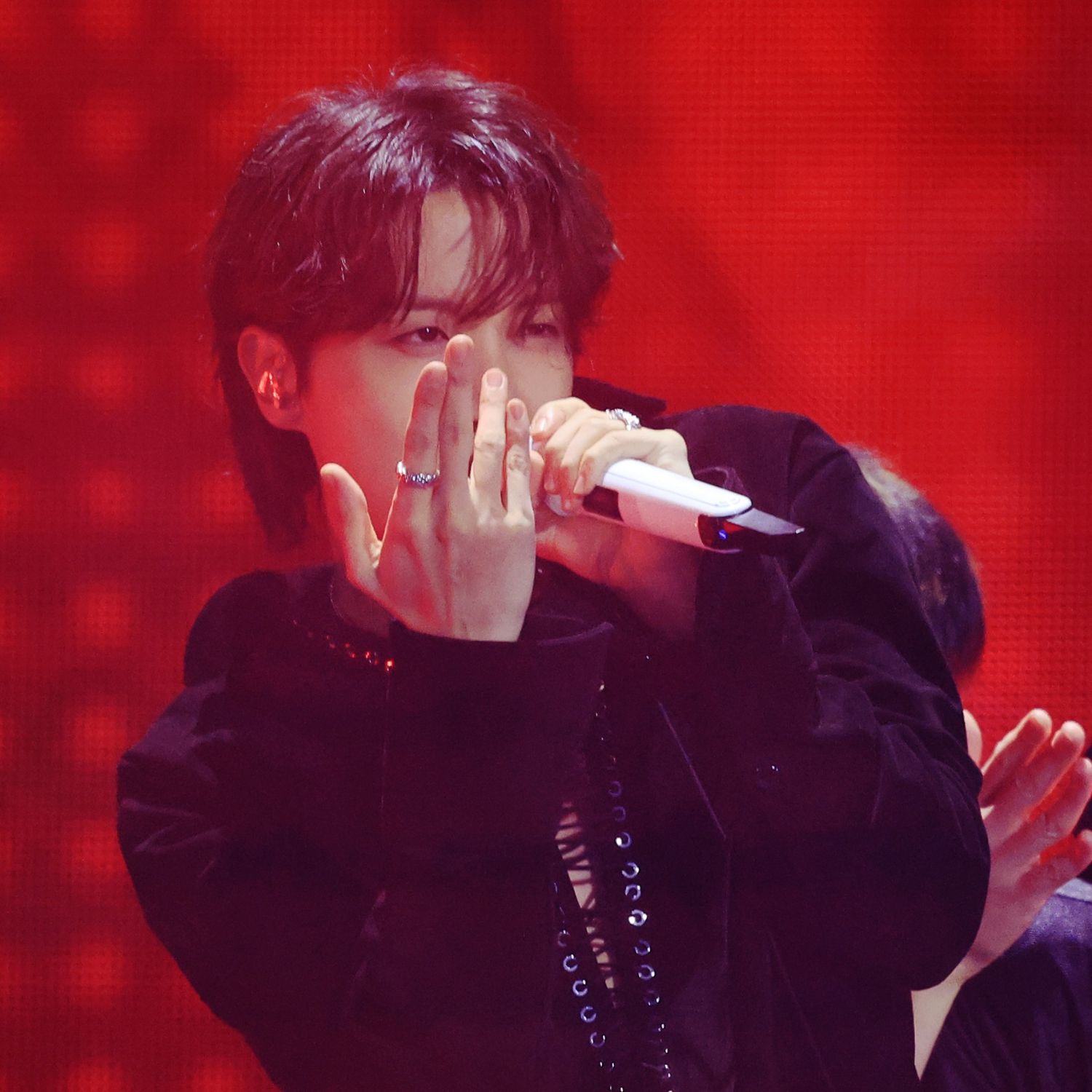 Foto terbaru j-hope (BTS)