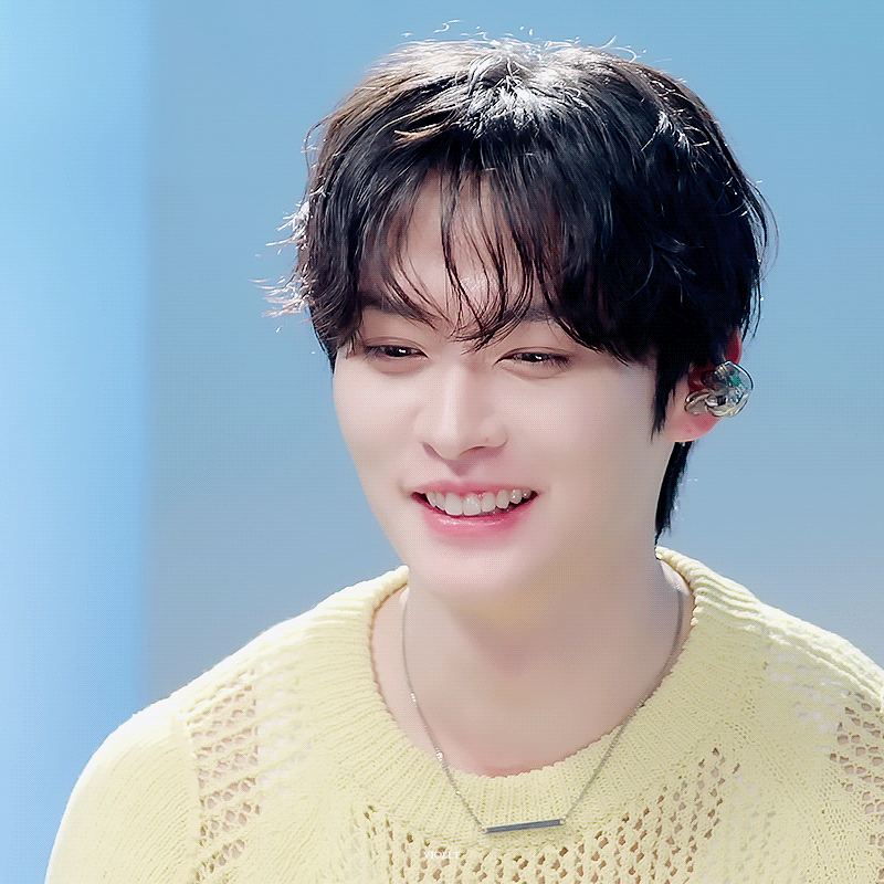 A moment captured by Lee Know (Stray Kids)'s fan