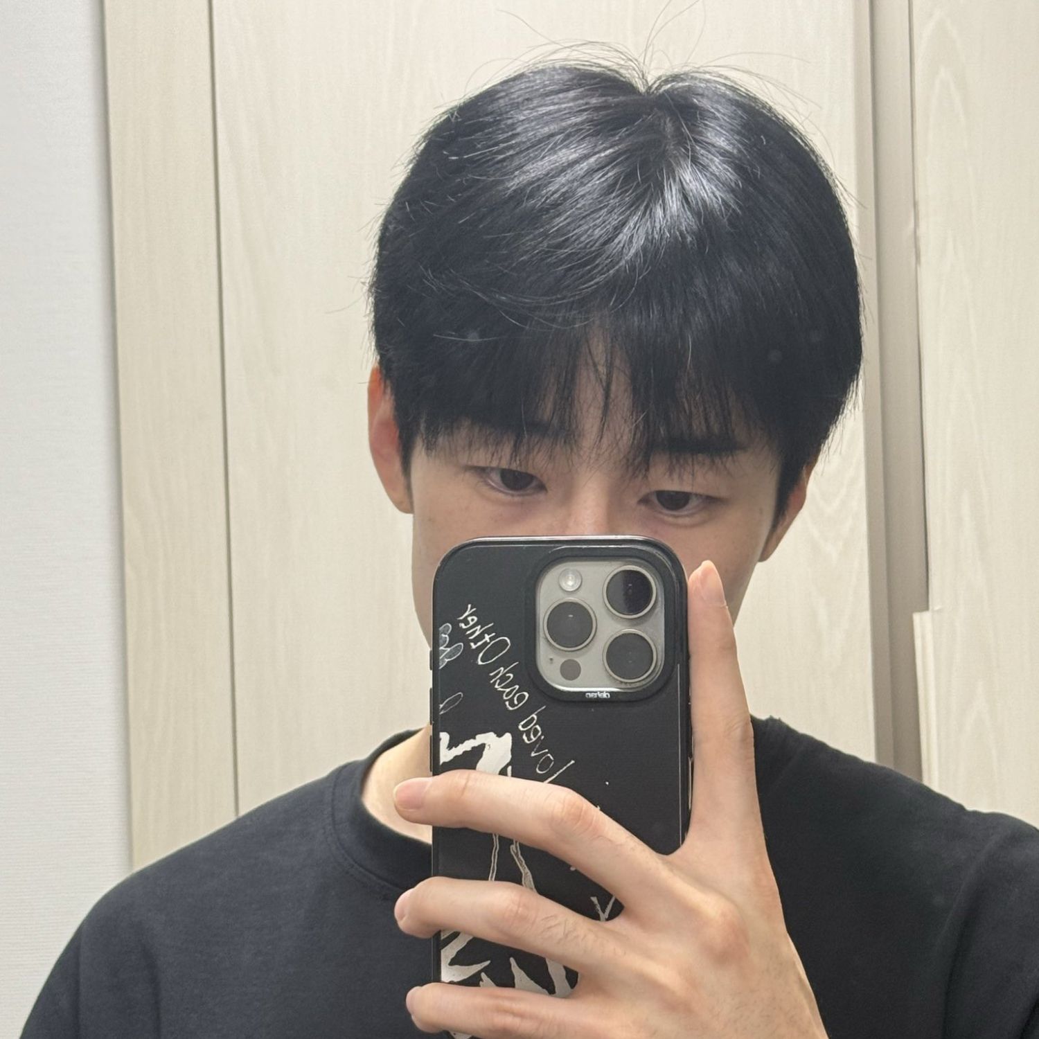 Behind-the-scenes cut of Han Seungwoo