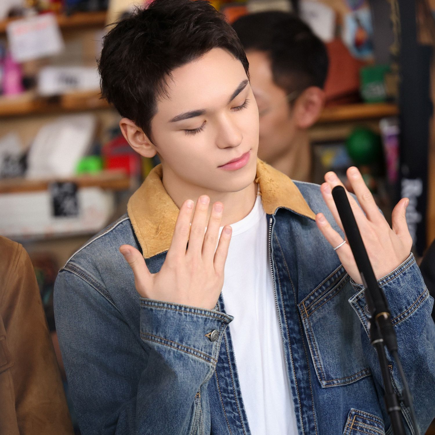 Behind-the-scenes cut of SEVENTEEN