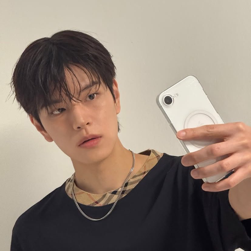 Latest photo of Seungmin (Stray Kids)